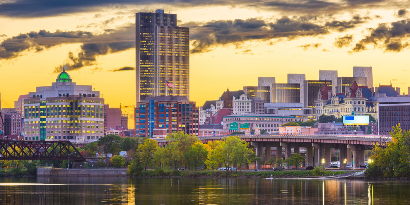 albany-new-york-usa-skyline-on-the-hudson-river-2021-08-29-04-53-35-utc:1400x700