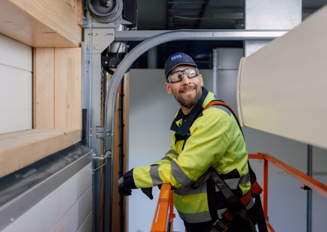 doors_image_1:669x475