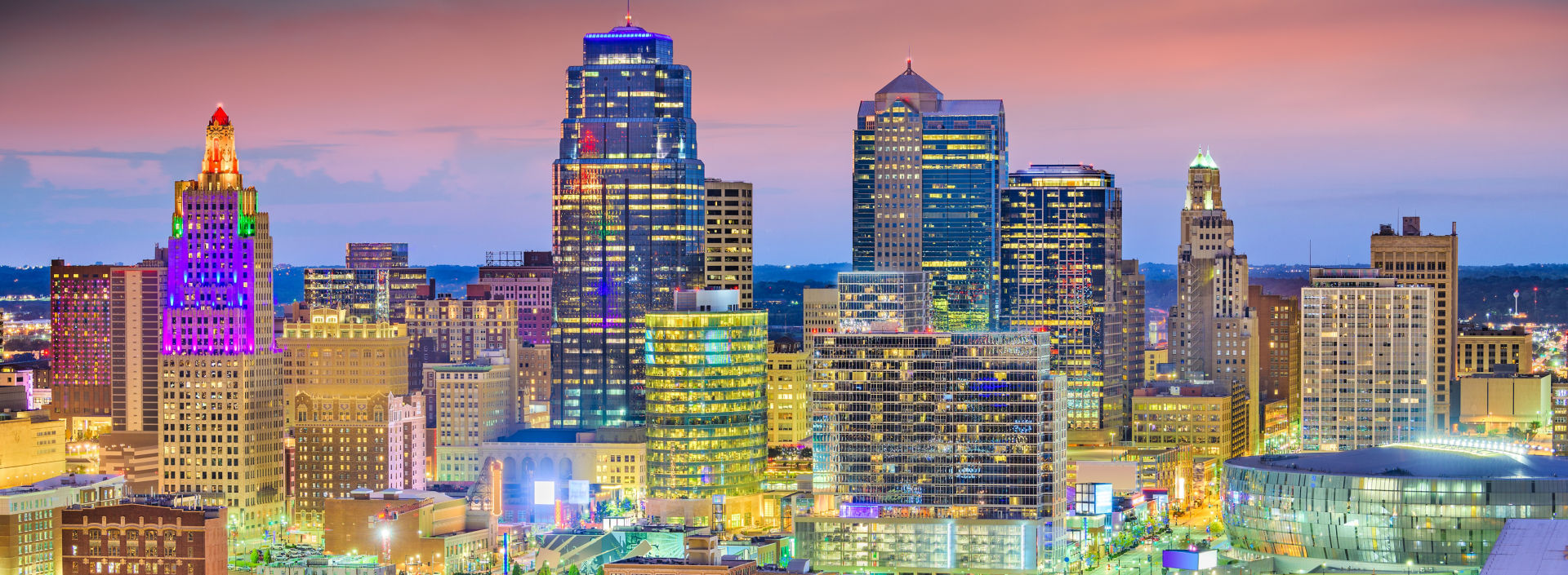 kansas-city-missouri-usa-downtown-cityscape-2021-08-26-18-13-18-utc:1920x705%28hero%29