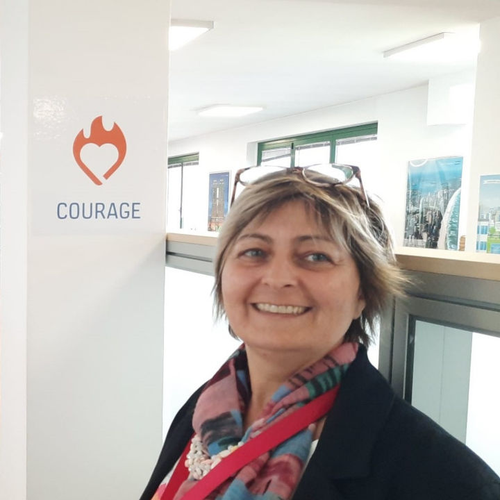 martina_pic3_cropped:720x720%281-1%29