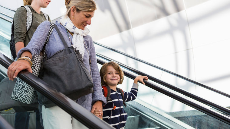 offset_860167_escalator_child-Original_File:760x428%2816-9%29