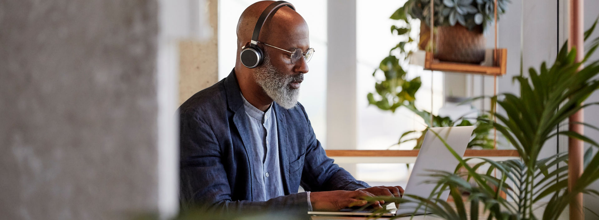 older_man_in_the_office_shutterstock_1895457241:1920x705%28hero%29