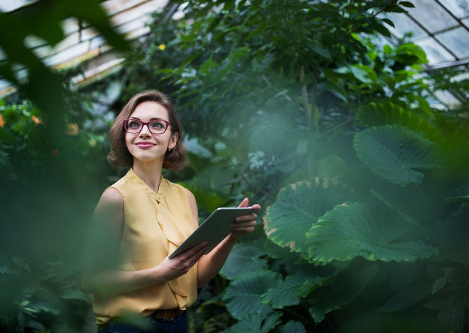 shutterstock_1681845400-3:669x475