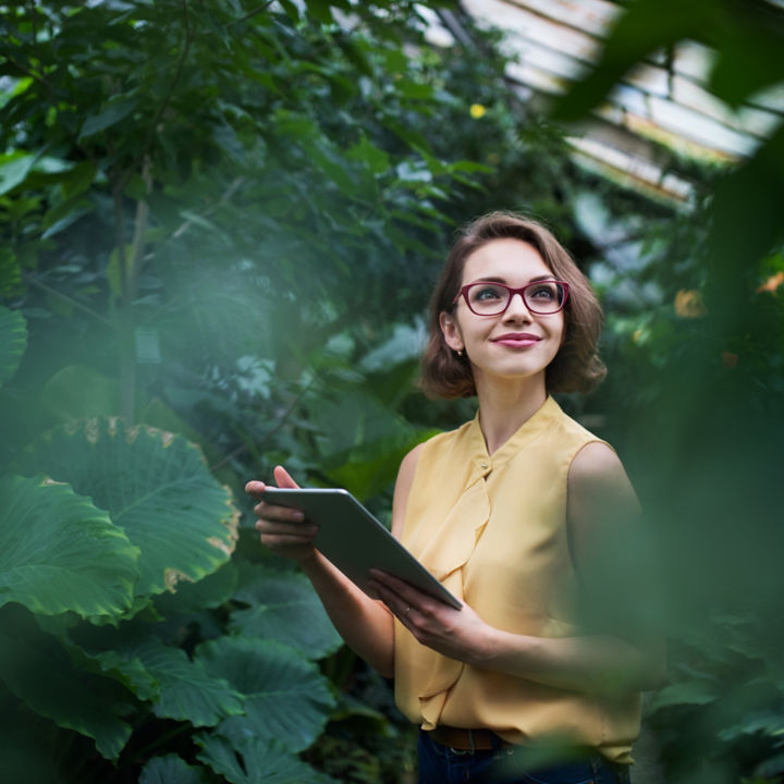 shutterstock_1681845400-4:720x720%281-1%29