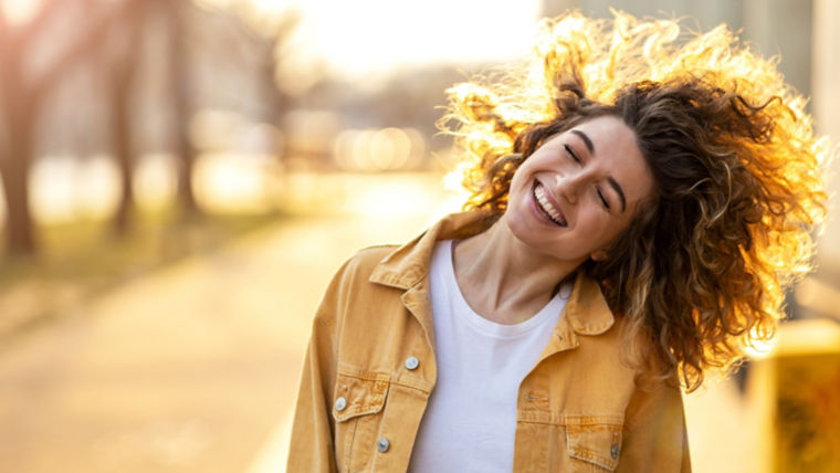 shutterstock_1700916919-1:760x428%2816-9%29