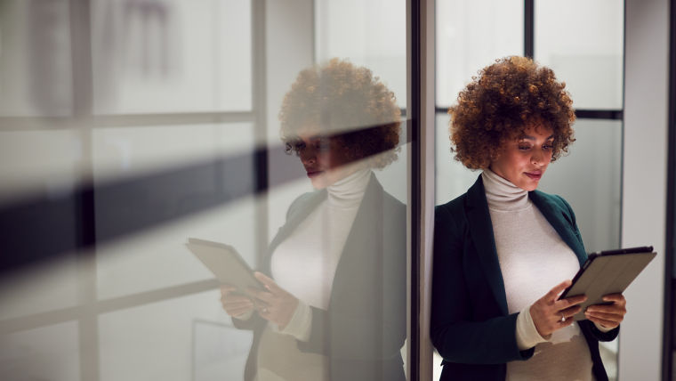 shutterstock_1828957652:760x428%2816-9%29