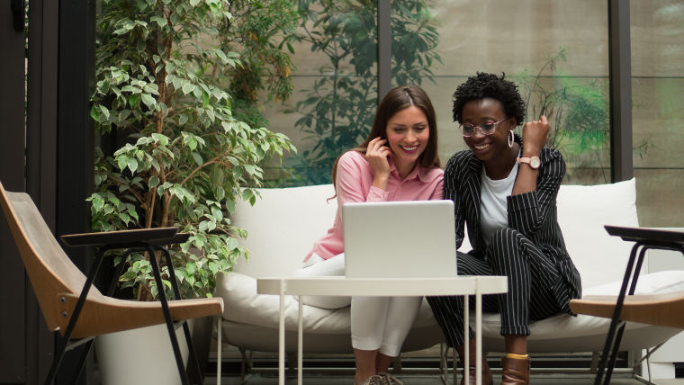 shutterstock_1991874926:760x428%2816-9%29