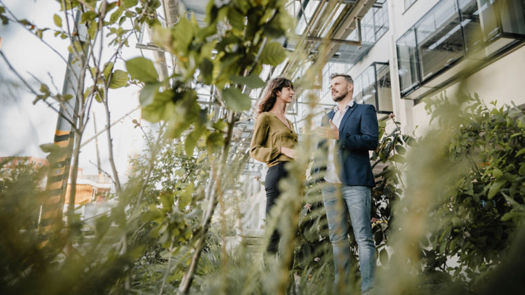 shutterstock_2150306531-2:760x428%2816-9%29