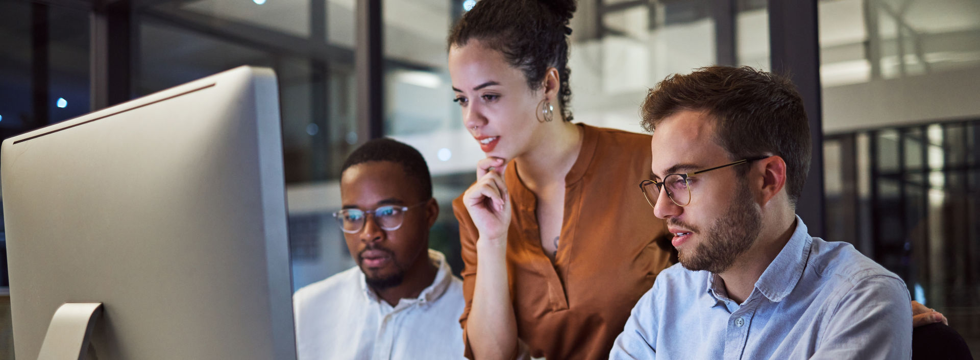 shutterstock_2208430269:1920x705%28hero%29