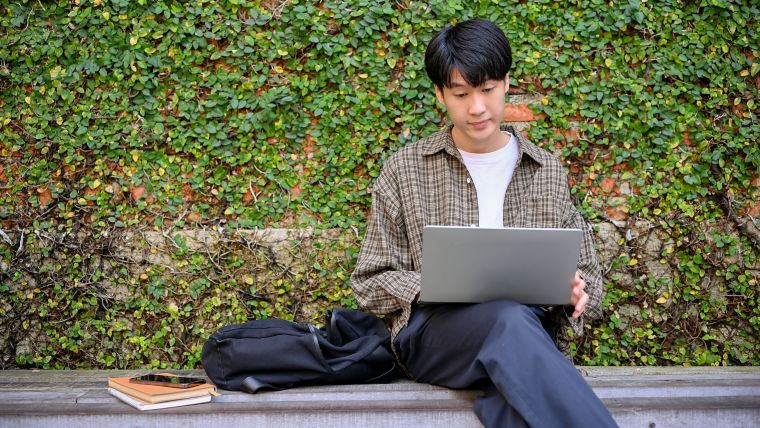 shutterstock_2256898541:760x428%2816-9%29