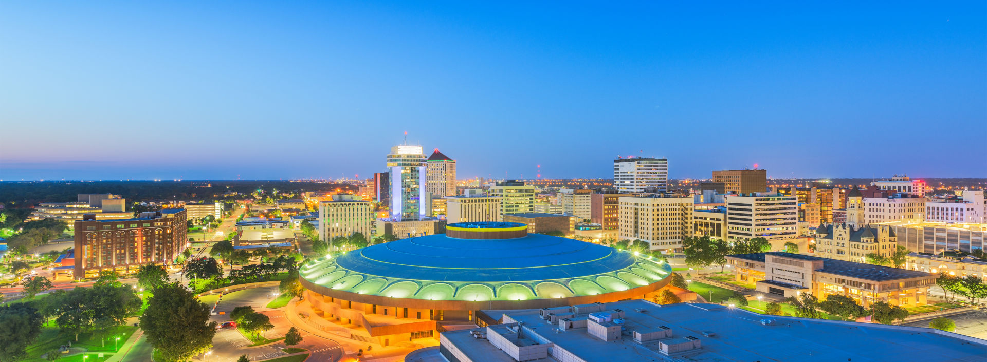 wichita-kansas-usa-downtown-skyline-at-dusk-2021-08-26-18-13-10-utc:1920x705%28hero%29