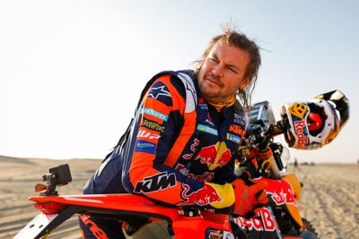 TOBY PRICE RACES TO FIFTH ON ABU DHABI DESERT CHALLENGE STAGE ONE | KTM 日本