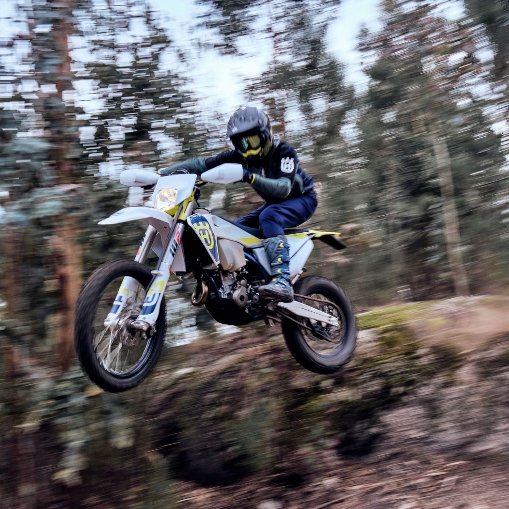 Husqvarna мотоциклы эндуро песок