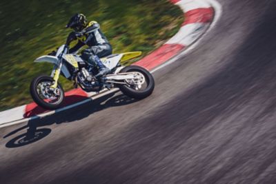 Husqvarna Motorcycles unveils all-new FS 450 supermoto