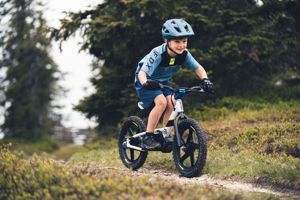 Husqvarna electric balance discount bike