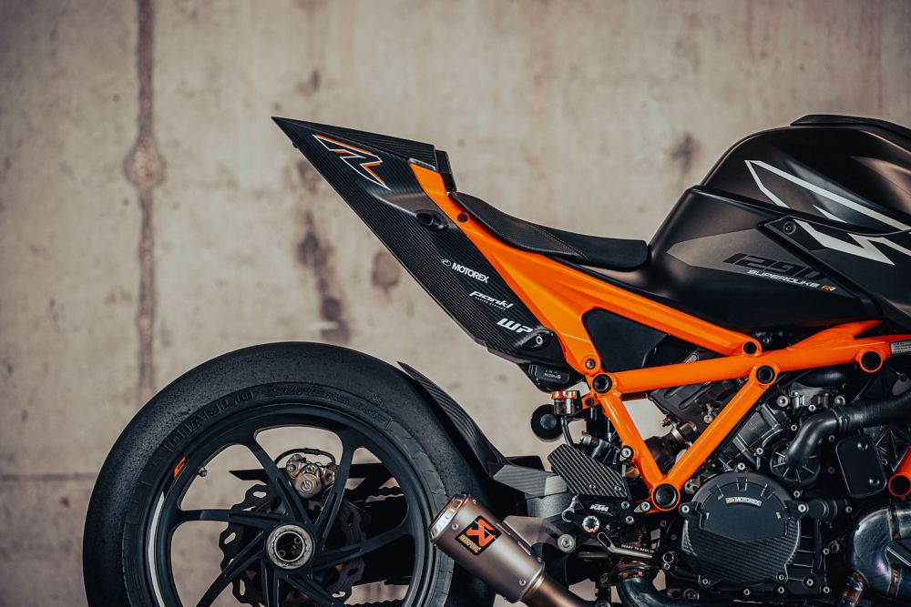 2023 KTM 1290 SUPER DUKE RR Media Info