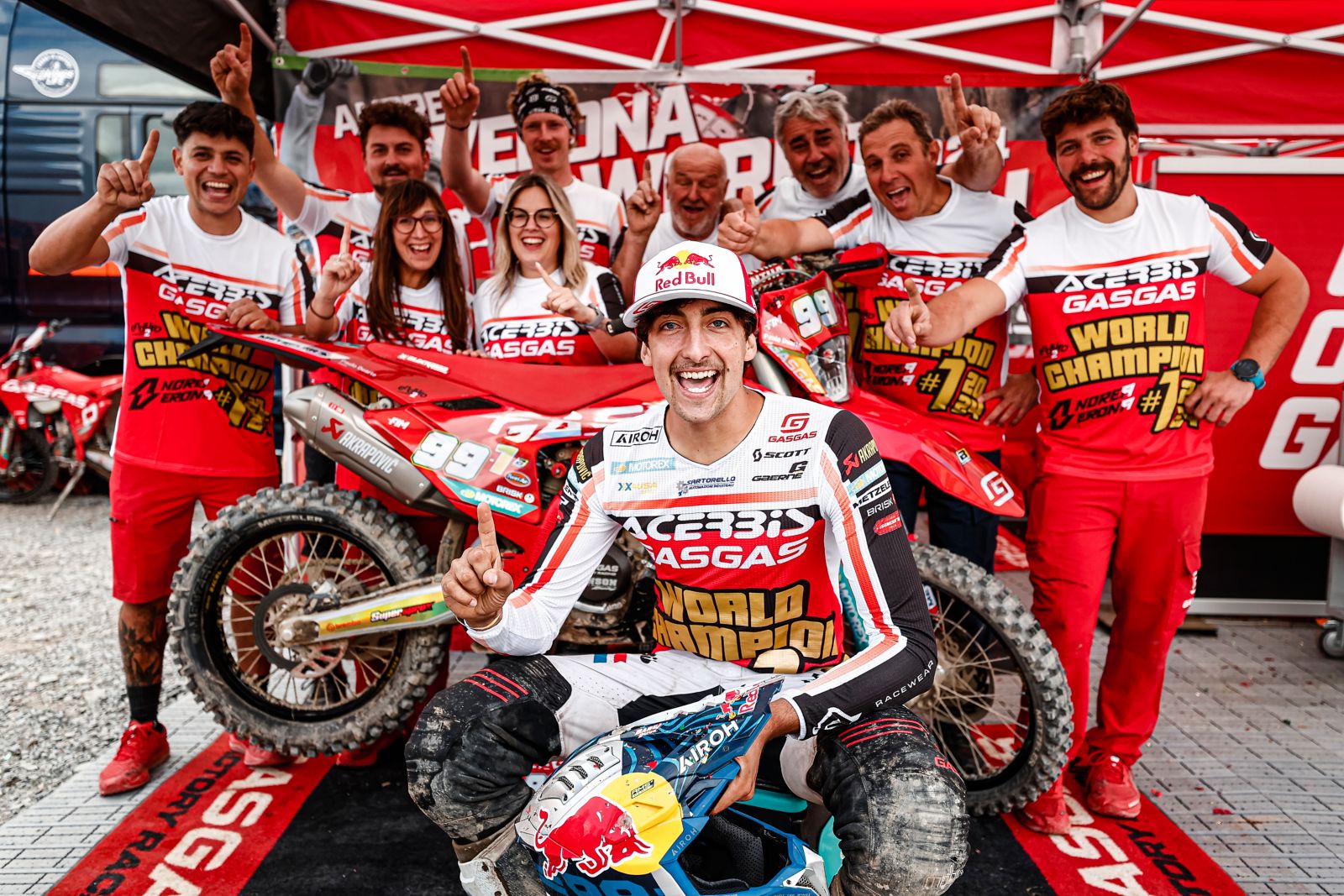 Com Metzeler, Andrea Verona é campeão mundial na classe E2 do Campeonato Mundial de Enduro da FIM