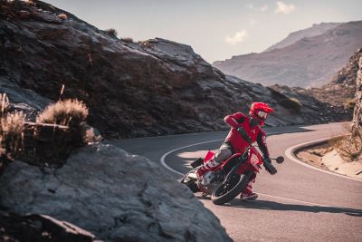 GO FOR A TEST RIDE WITH THE NEW GASGAS SM 700 OR ES 700! | GASGAS ...