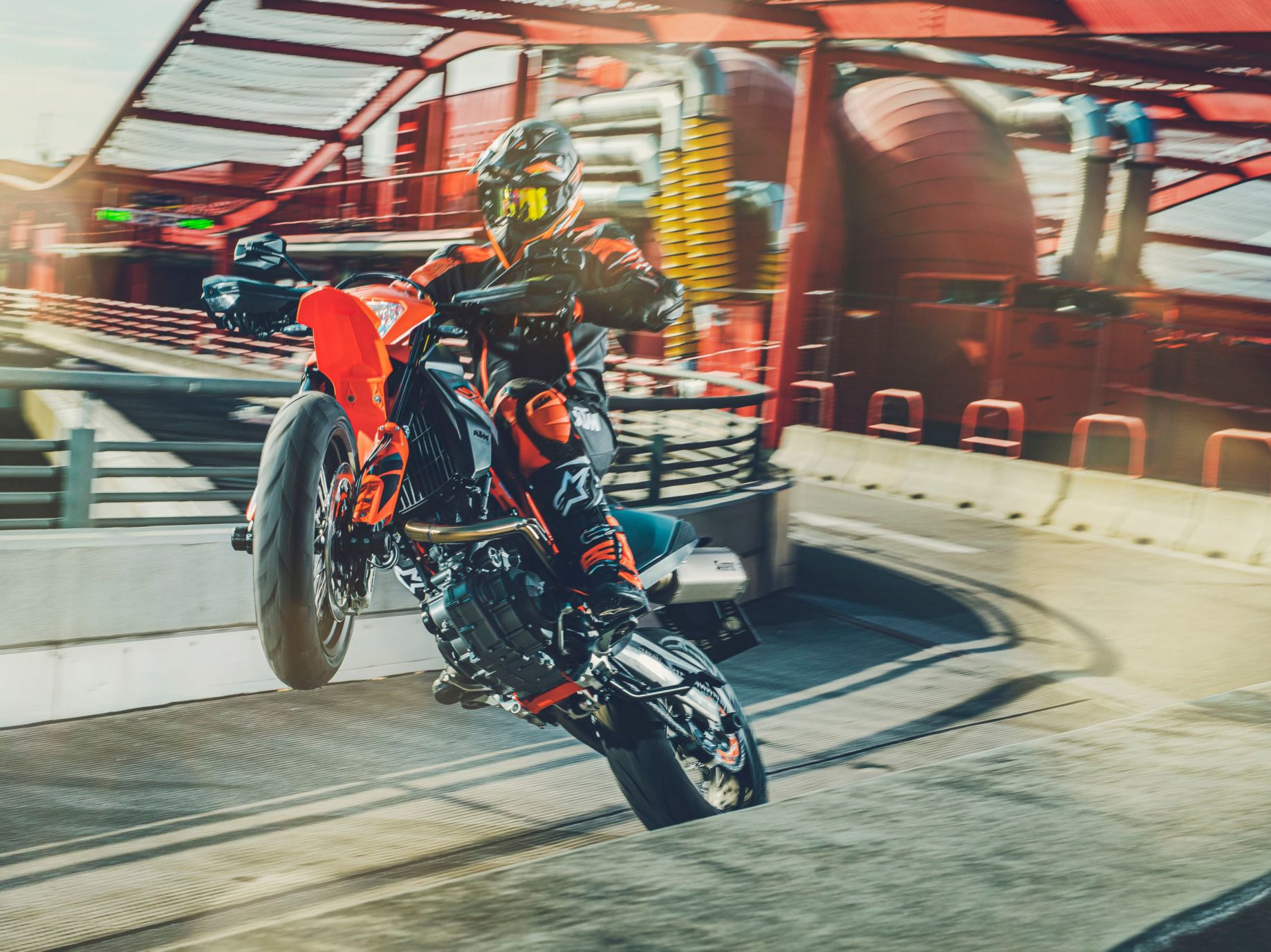 KTM 690 SMC R la supermoto avec Pole Position 77