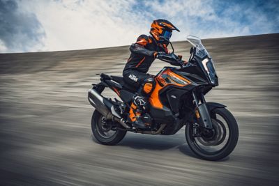 371567_MY21 KTM 1290 SUPER  
