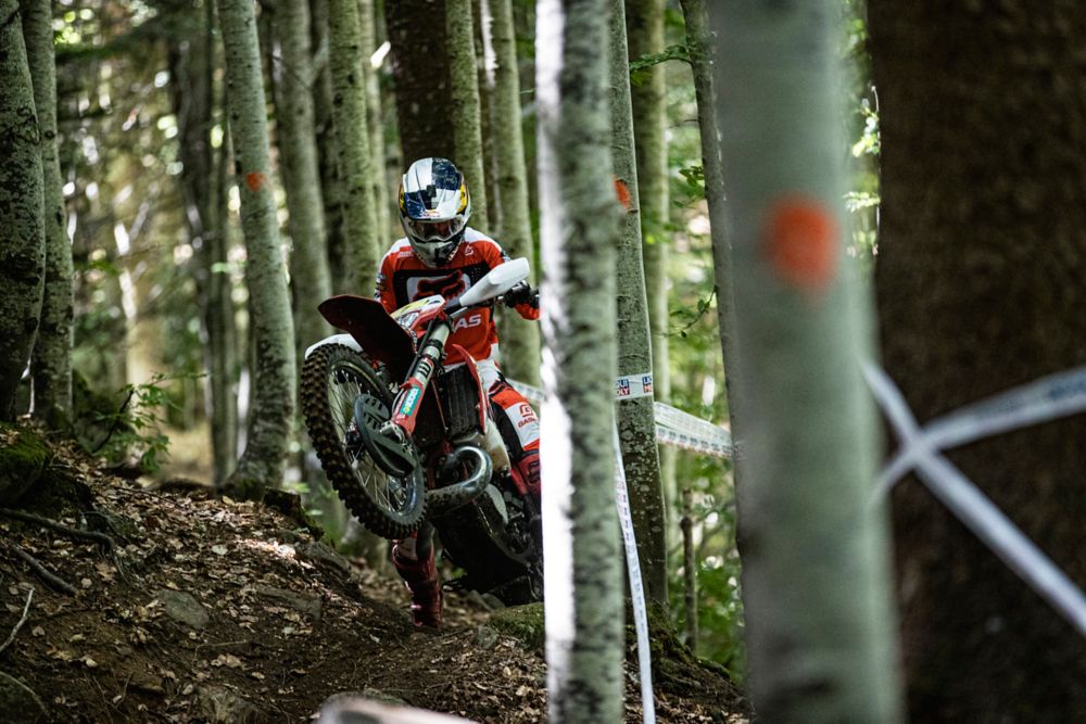 Helm red bull trail new arrivals