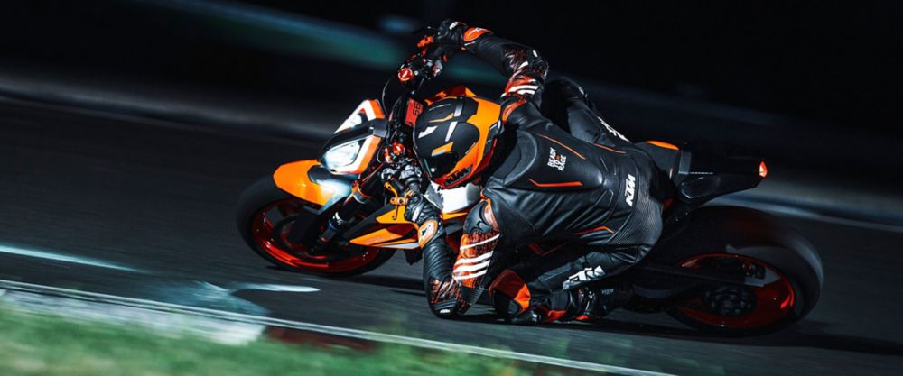 KTM Equips 2022 1290 Super Duke R EVO With Semi-Active Suspension