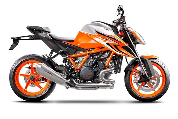 415777_MY22 KTM 1290 SUPER DUKE R EVO _90_ right_EU_ Global