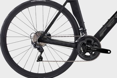 AR-ADV-105-black-drivetrain