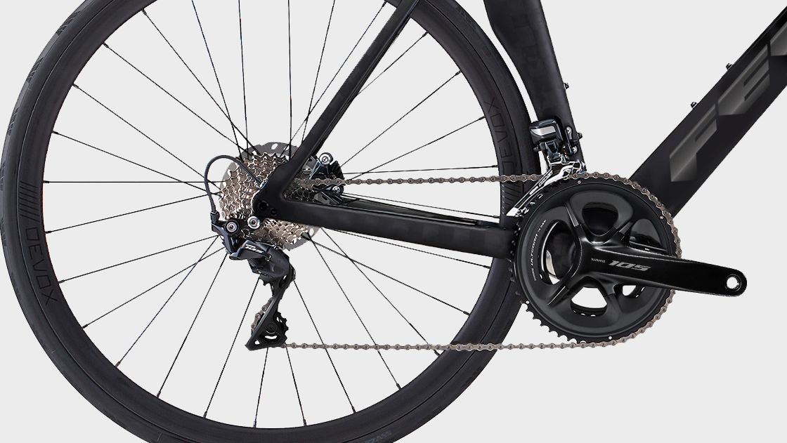 AR-ADV-105-black-drivetrain