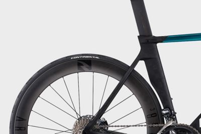 AR-ADV-ULTEGRA-Di2-drivetrain