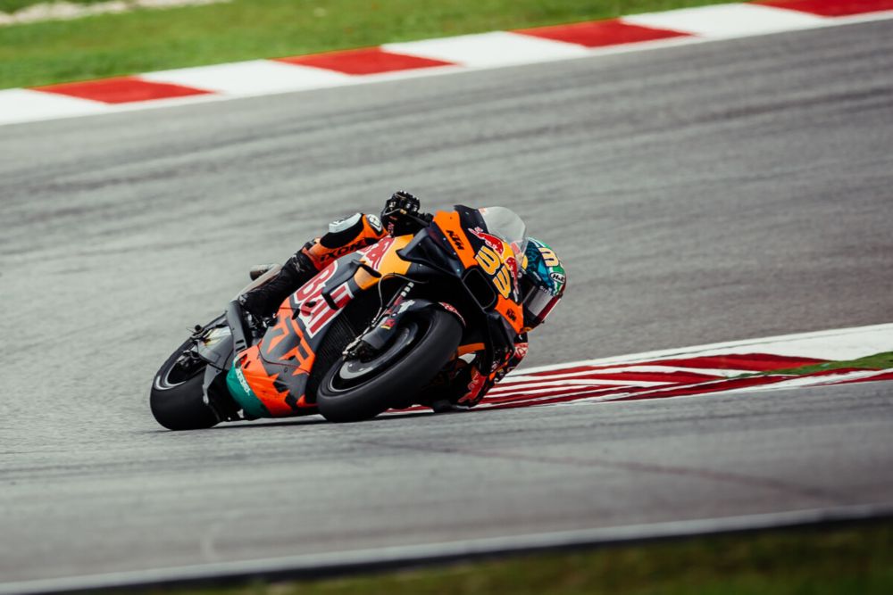 In 20 Grand Prix Races, 15 lap records were beaten in the 2023 MotoGP  Season - Motorcycle Sports