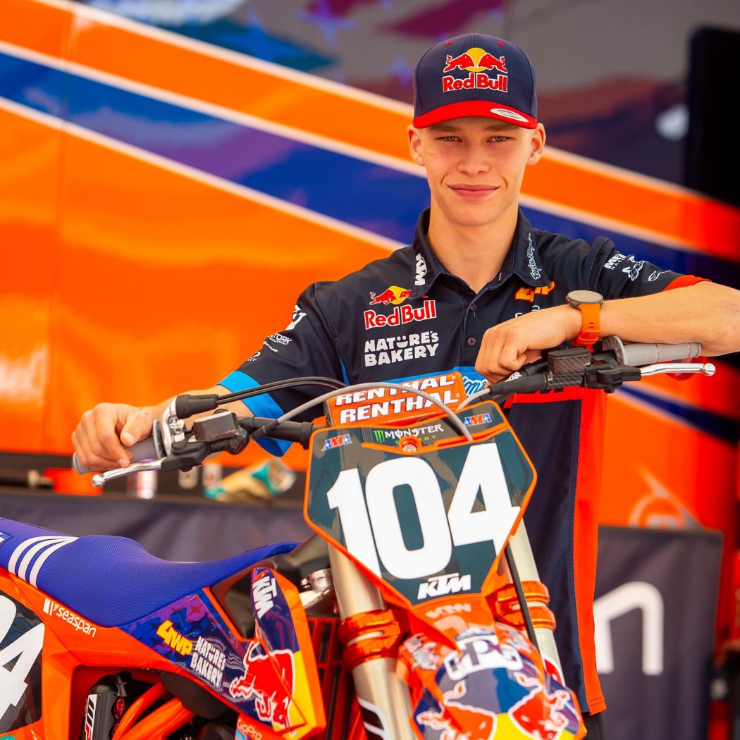 TROY LEE DESIGNS/RED BULL KTM FACTORY RACING'S BRIAN MOREAU INJURED AT  TAMPA SX