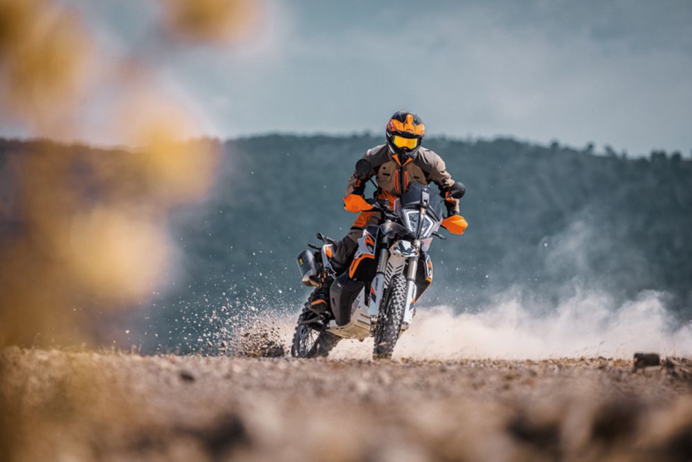 Defender gear | KTM 日本
