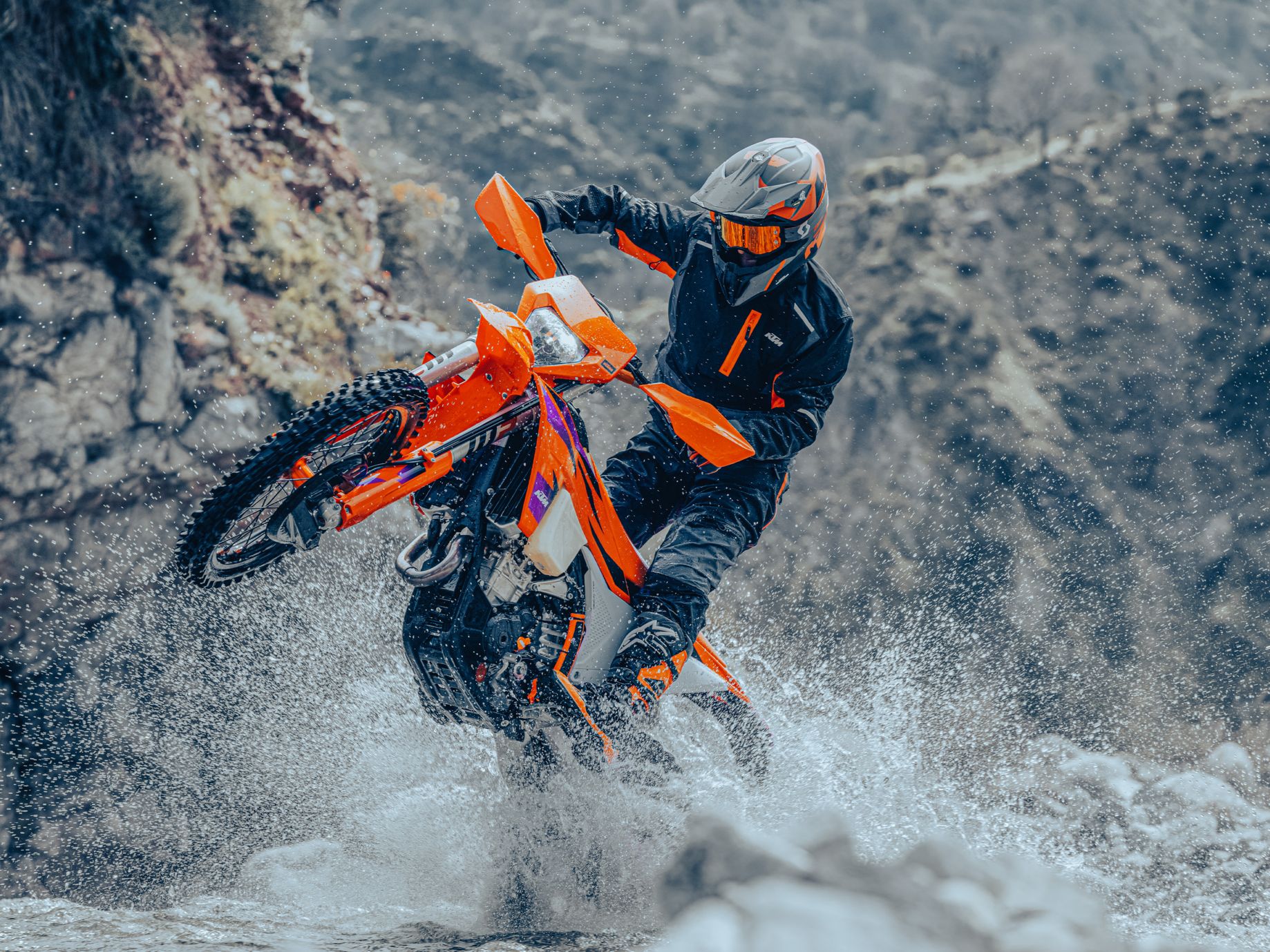 KTM - READY TO RACE