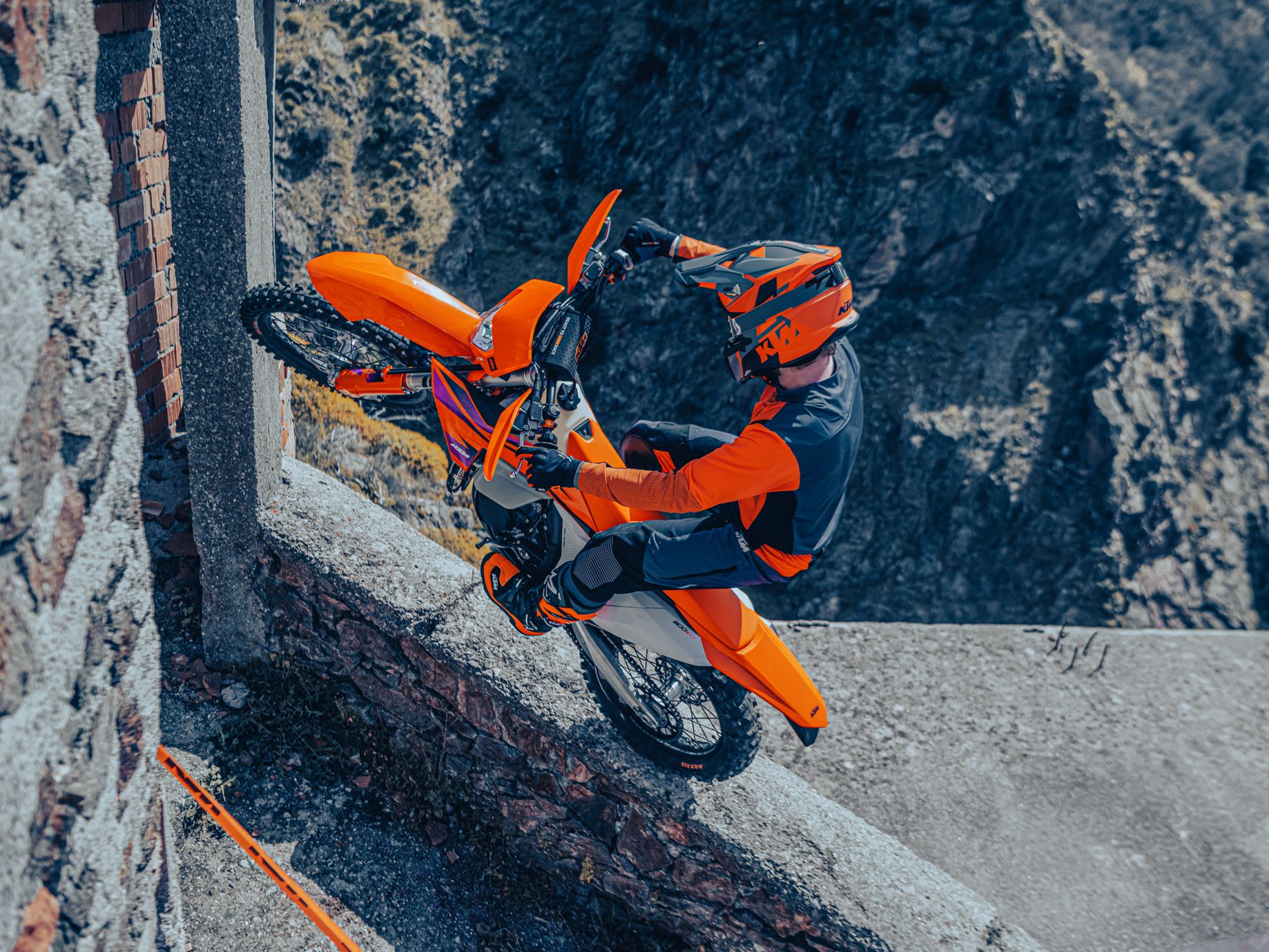 Abbigliamento da moto: KTM presenta la linea Terra Adventure 2021 -  Concessionaria Ufficiale KTM a Torino - K-Torino