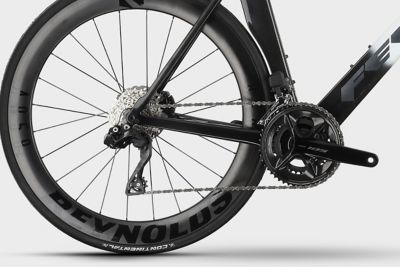 FELT_AR_ADV_105_Di2-shifting