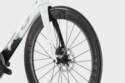 FELT_AR_ADV_105_Di2-wheels