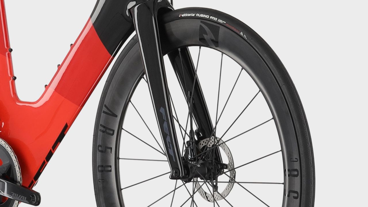FELT_IAx_ADV_RivaleTap_AXS_wheels