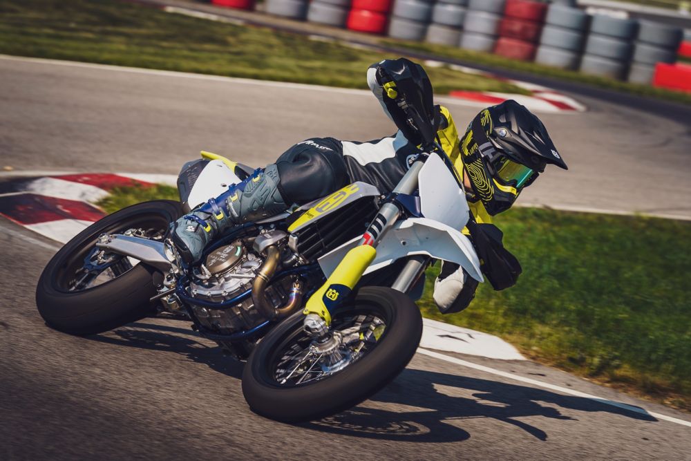 Husqvarna Motorcycles presenta la nueva FS 450 supermoto