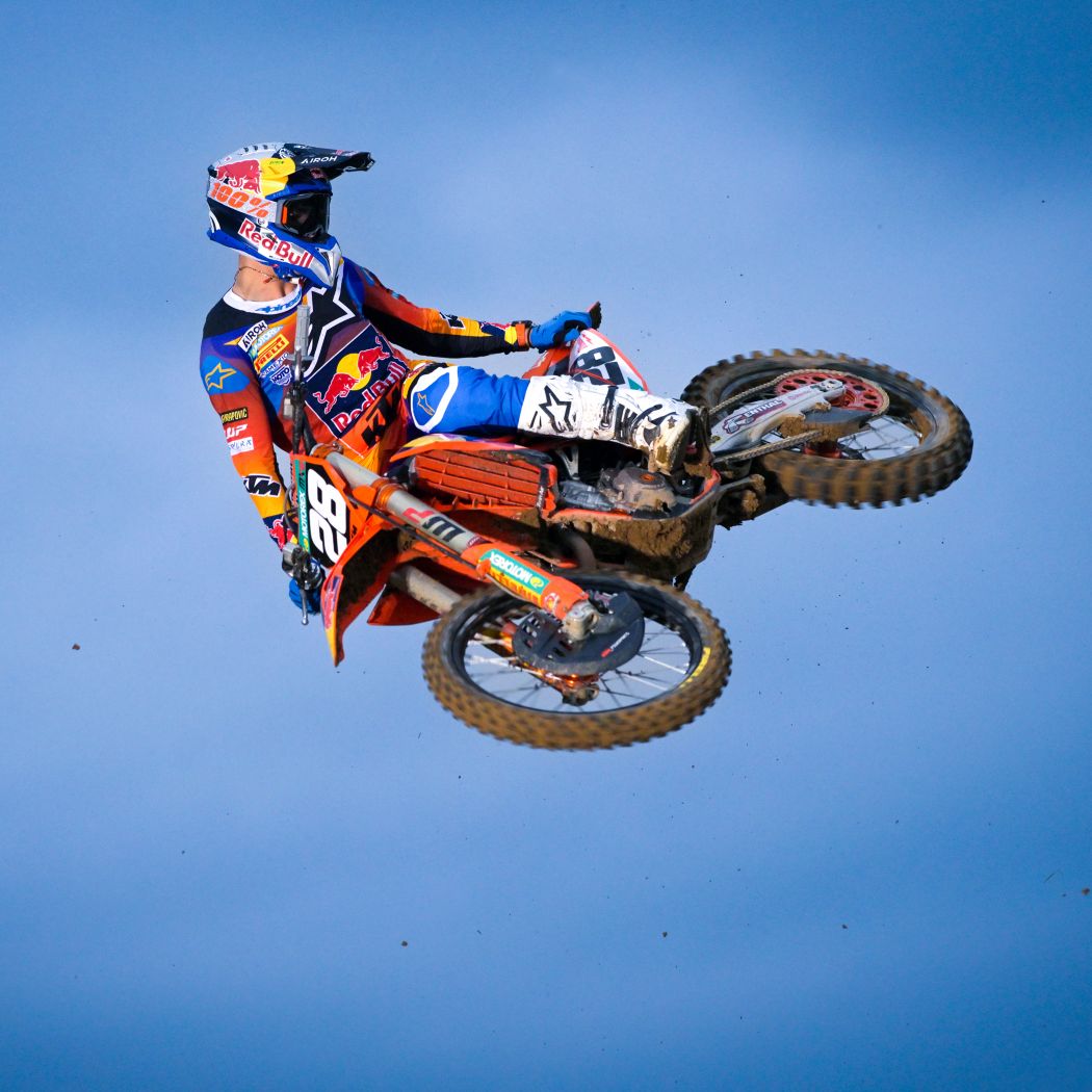 Dirt Bike Racers 4K Wallpaper, image size:1050x1050