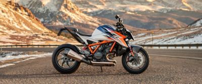 バイク KTM DUKE KTM 890 DUKE GPが登場【MotoGPマシン由来のデザインと先進装備が魅力