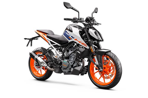 KTM-naked-my23-125-duke-studio-image-right