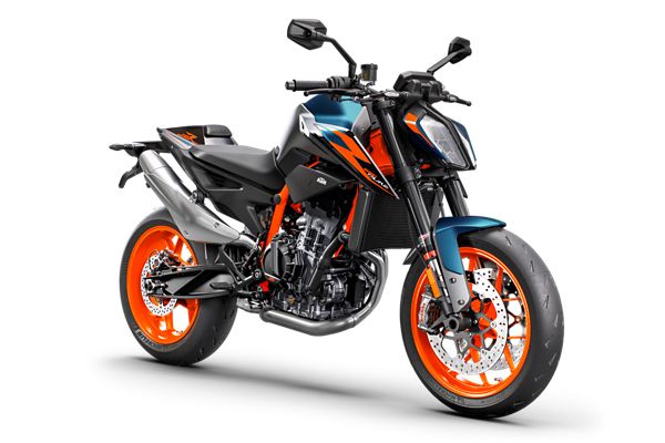 KTM-naked-my23-890-duke-r-studio-image-right