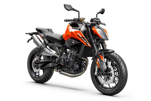 KTM-naked-my24-790-duke-studio-image-right