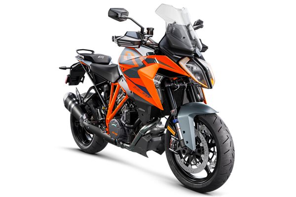 KTM-sporttourer-my23-1290-superdukegt-studio-image-right