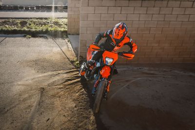 KTM-supermoto-690-smcr-segment-header-1