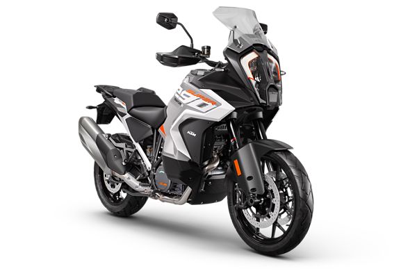 KTM-travel-my23-1290-super-adventurer-s-studio-image-right