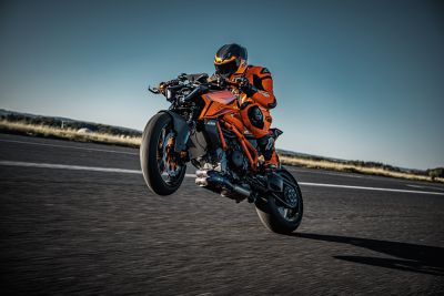 MY24-KTM-1390-SD-R-EVO-