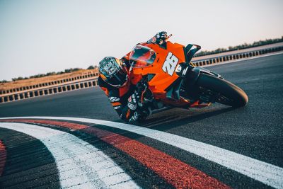 KTM スーパースポーツ - 解き放たれたスピードと精度 | KTM 日本