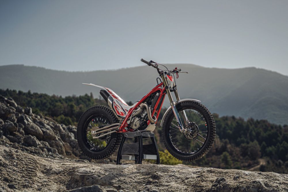 giant anthem 1 2017